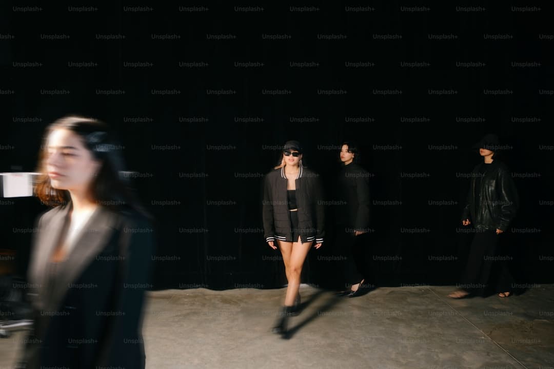 电影《长安的荔枝》发布推行曲《求》 姑苏路演张雪峰今世“牛马”亲子观众齐声称誉